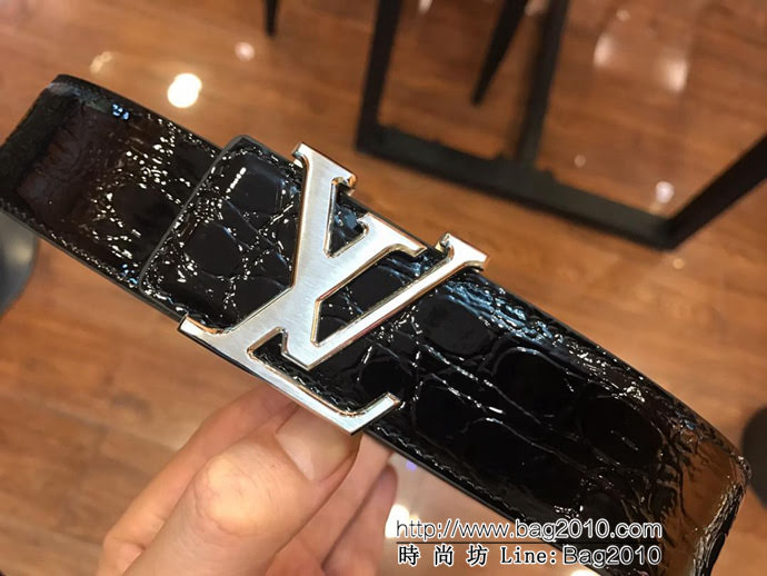 路易威登LV 2019春夏新款 頂級頭層高光鱷魚紋牛皮 不銹鋼扣 男士皮帶  xfp1264
